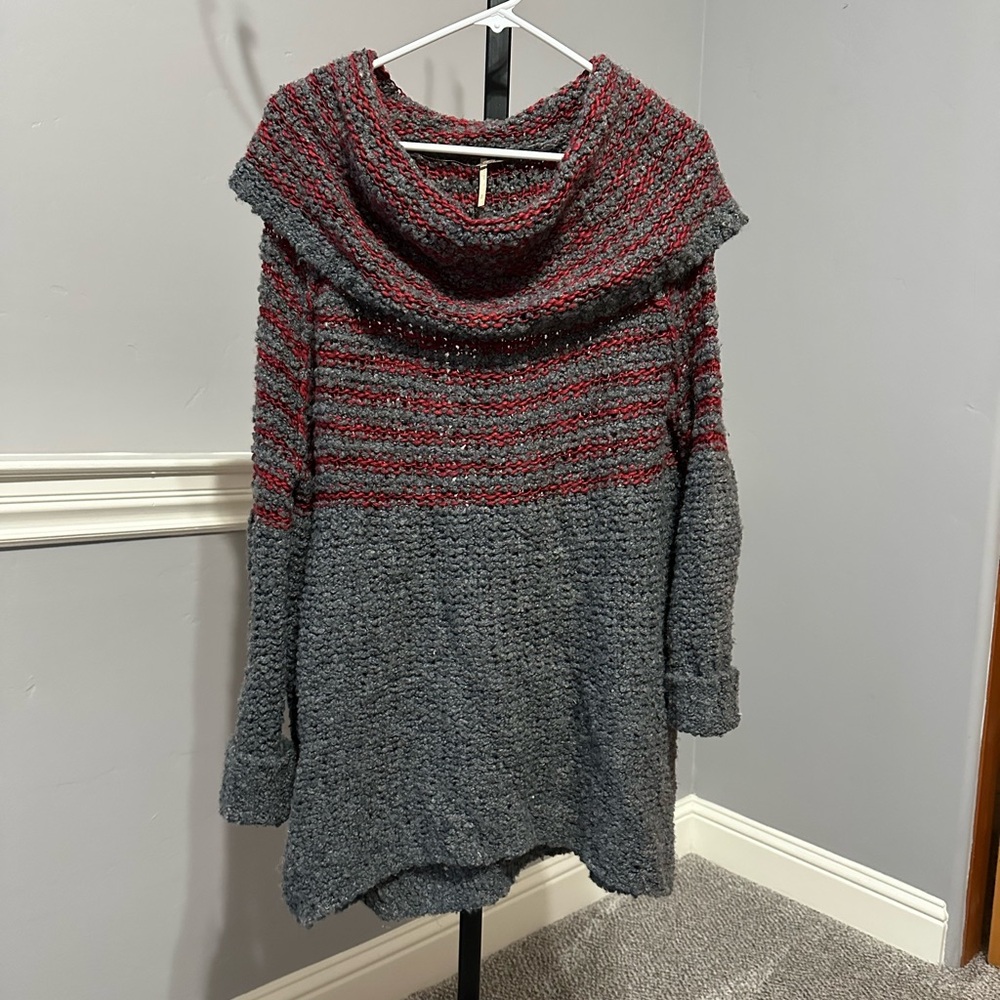Free people Cozy Gray and Red Knit Sweater